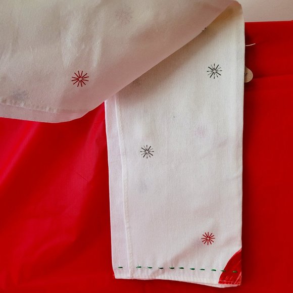 2 Santa Christmas Holiday Towels (310) - Picture 5 of 10